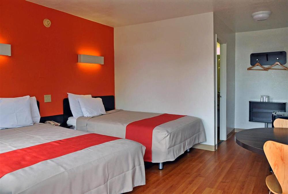 Rodeway Inn Montgomery Bilik gambar